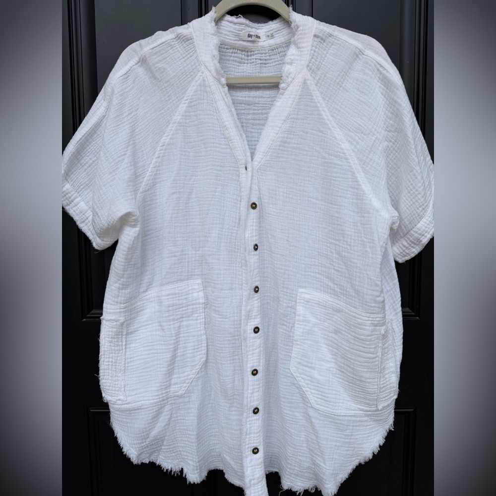 White Button-Front Women’s  Raw Hem Shirt